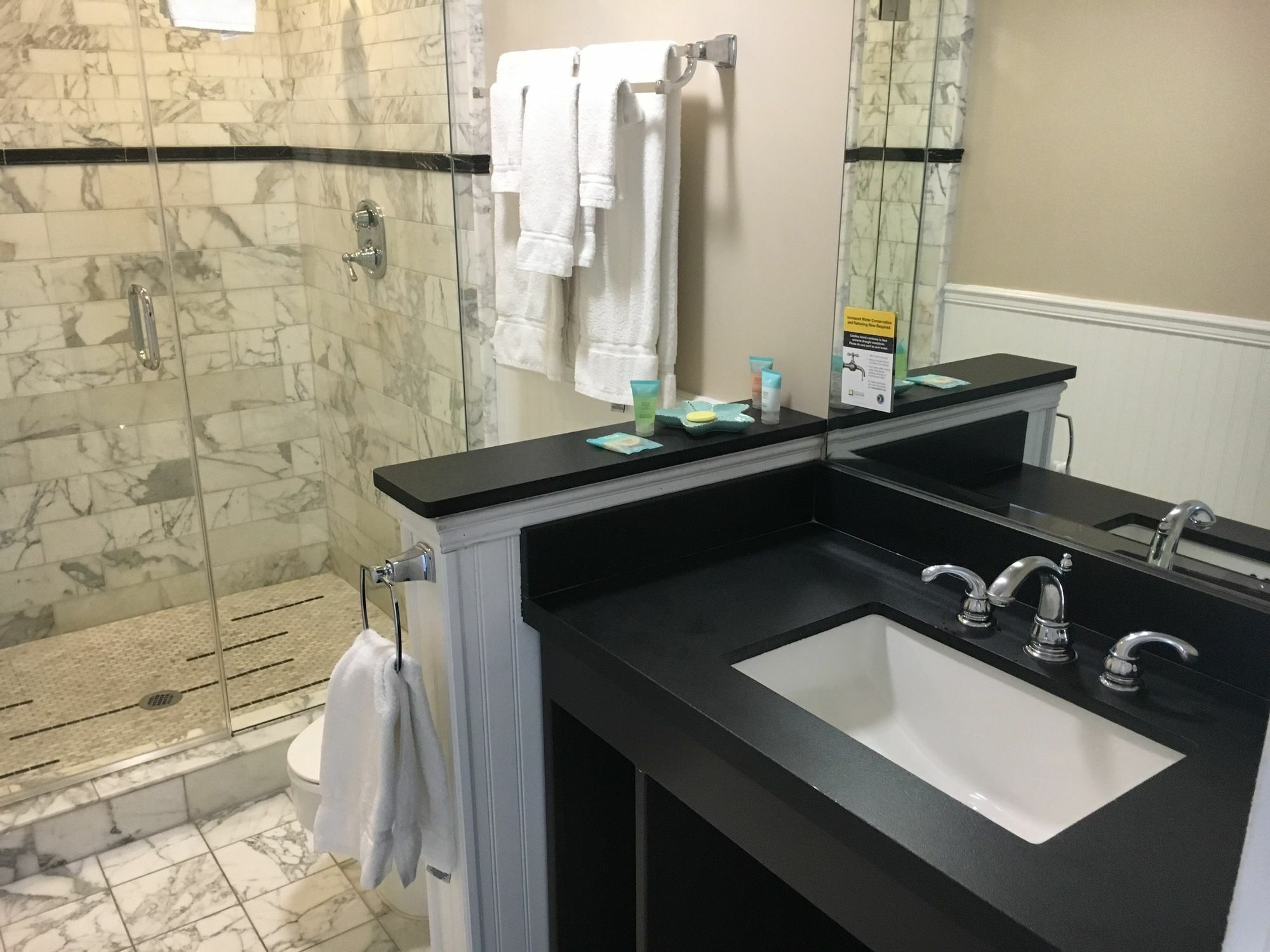 Glenmore Plaza Hotel Avalon Kültér fotó